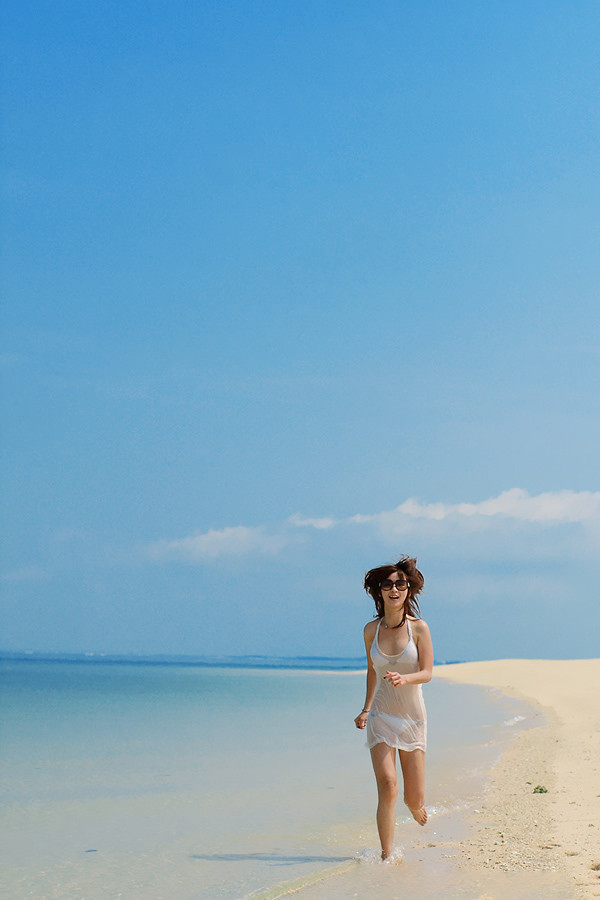 美女萝莉海边湿衣透视装写真(图6)