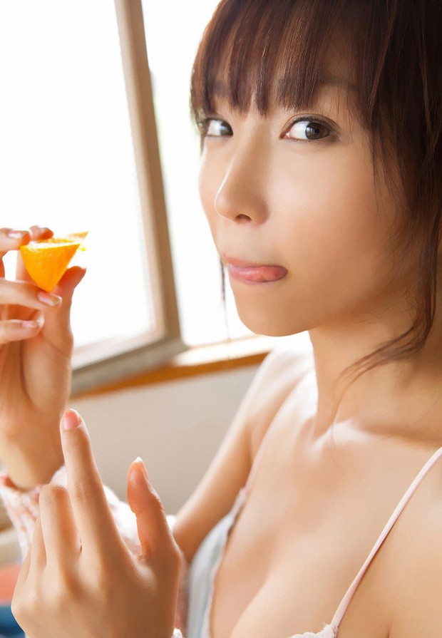 清纯少女吊带装居家自拍组图(图13)