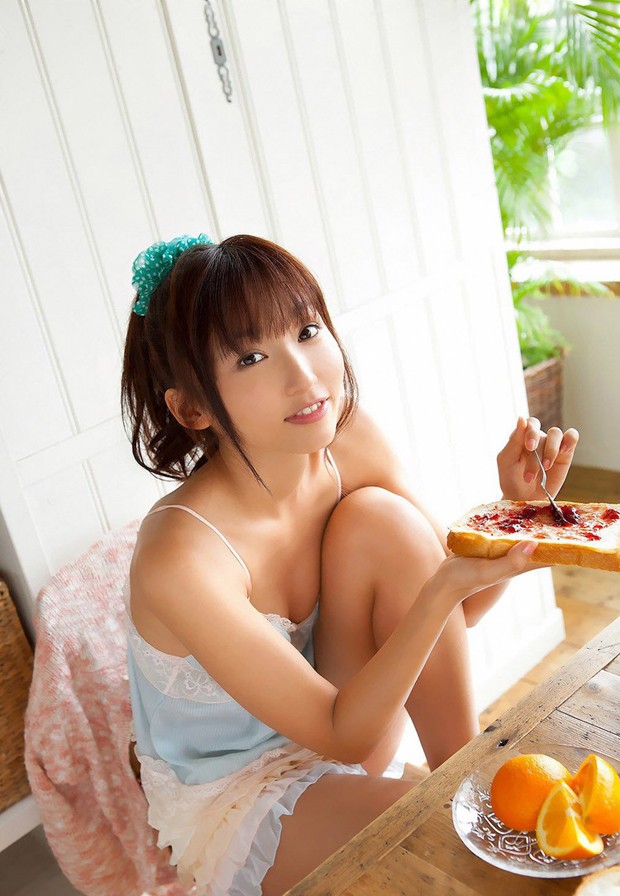 清纯少女吊带装居家自拍组图(图16)