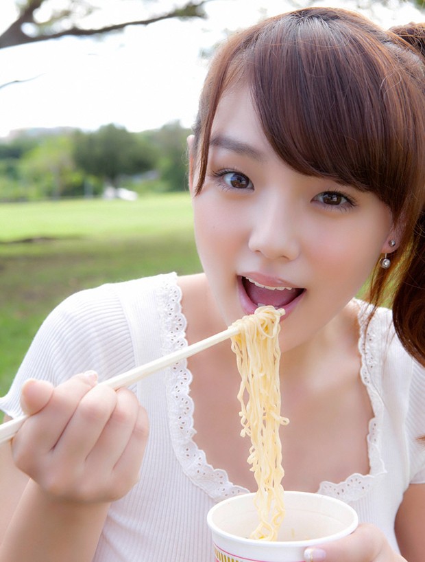 最胸美少女筱崎爱高清泳衣写真(图4)