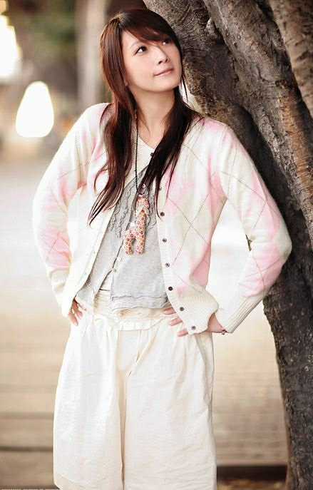 超清纯的90后月亮女孩(图3)