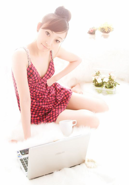 百变楚楚华硕广告代言照(图7)