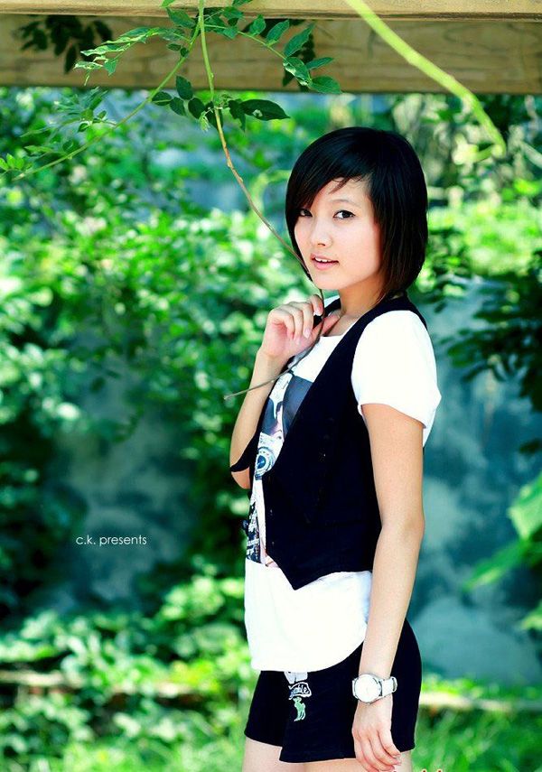 清纯可爱的乖巧小妹写真(图8)