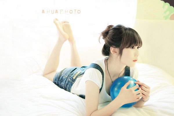 皮肤嫩白的超级小美人(图3)