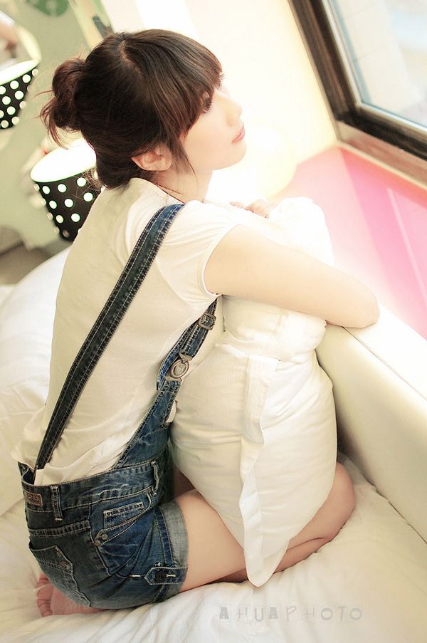 皮肤嫩白的超级小美人(图8)