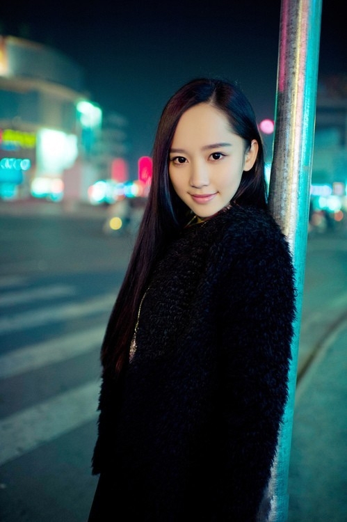 白皙美女皮肤如牛奶一般(图5)