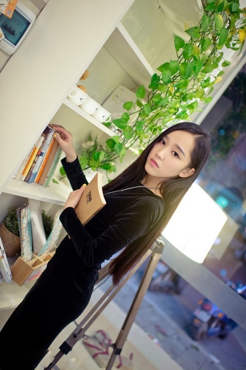 白皙美女皮肤如牛奶一般(图7)