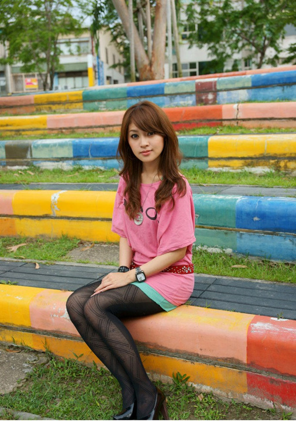 迷人美女模特时尚清纯靓照(图3)