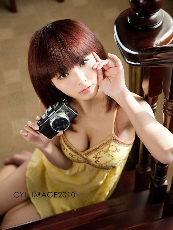 清纯少女招显性感姿态(图6)