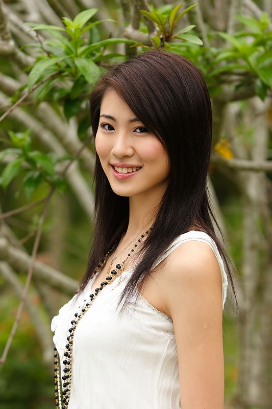 竹林里的甜美养眼美女(图6)