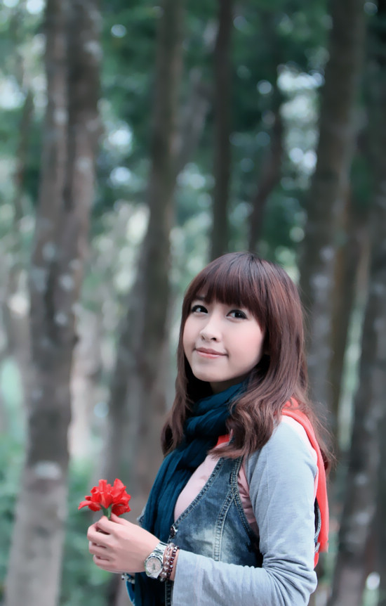 接电话美眉笑容如此甜美(图10)