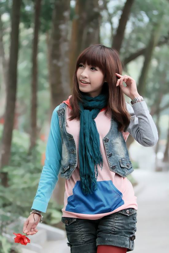 接电话美眉笑容如此甜美(图14)