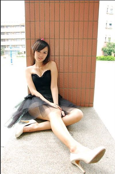 80后美腿幼师自拍秀(图5)