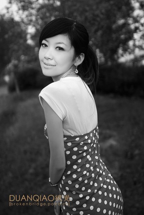 七月仲夏美女湖边拍写真(图6)