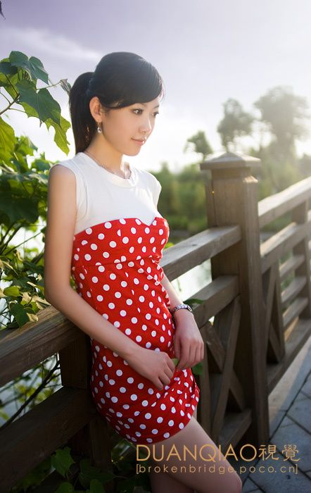 七月仲夏美女湖边拍写真(图7)