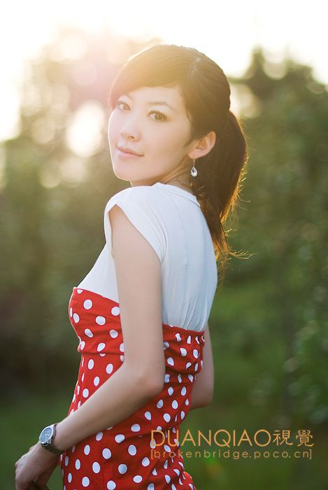 七月仲夏美女湖边拍写真(图8)