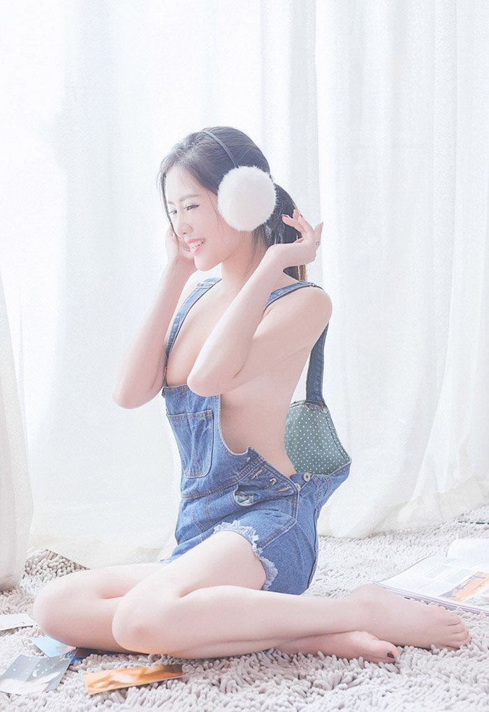 嫩模李昔雨白色耳罩笑容脸上尽现(图10)