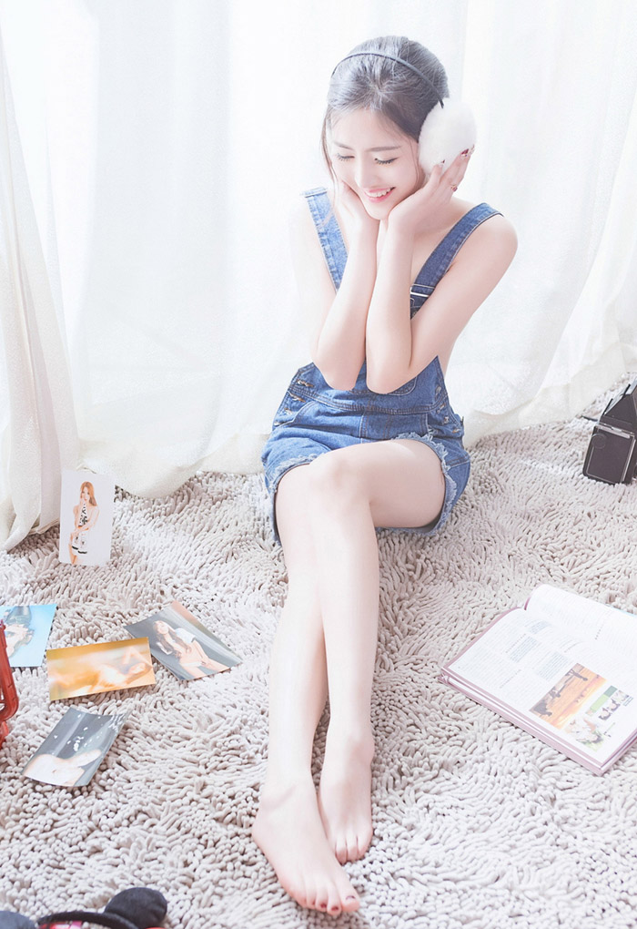 嫩模李昔雨白色耳罩笑容脸上尽现(图5)