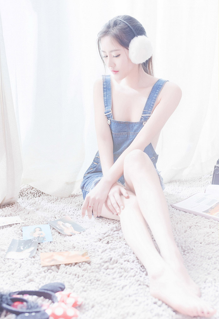 嫩模李昔雨白色耳罩笑容脸上尽现(图6)