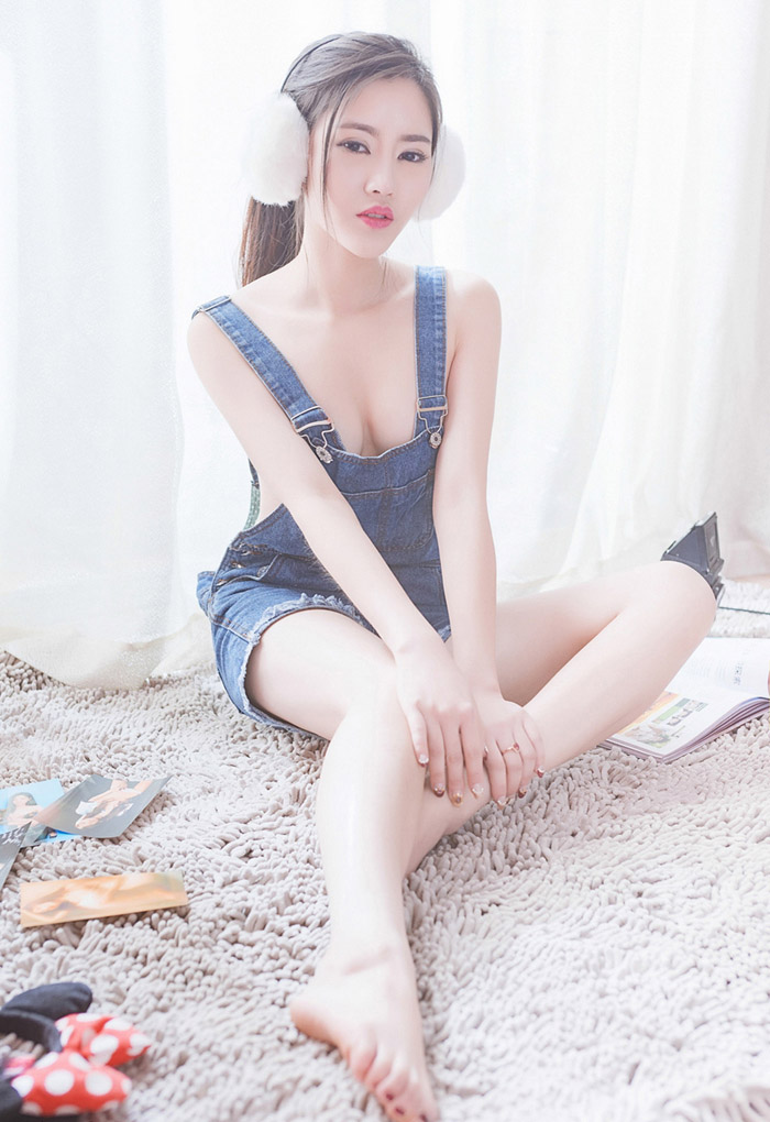 嫩模李昔雨白色耳罩笑容脸上尽现(图8)