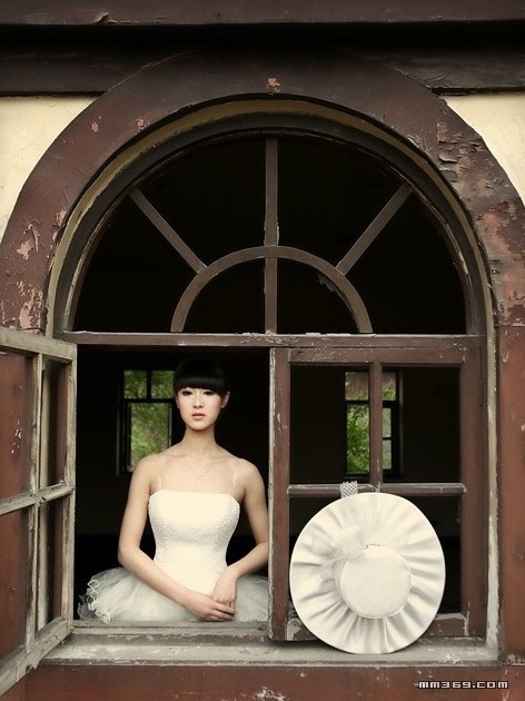 芭蕾少女的灰色写真(图2)