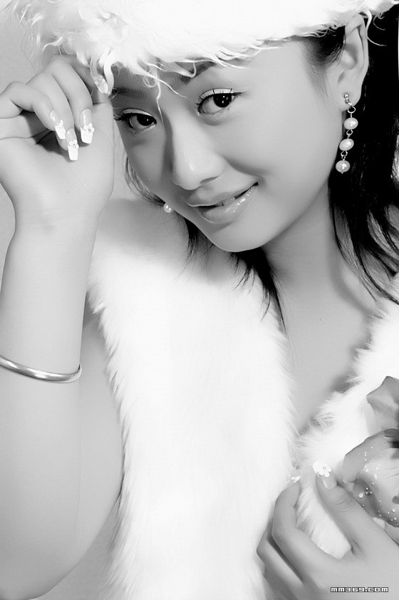 单眼皮清纯女生沙龙照(图3)