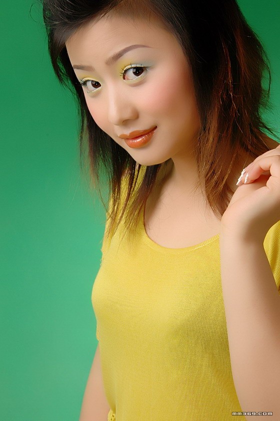 单眼皮清纯女生沙龙照(图9)