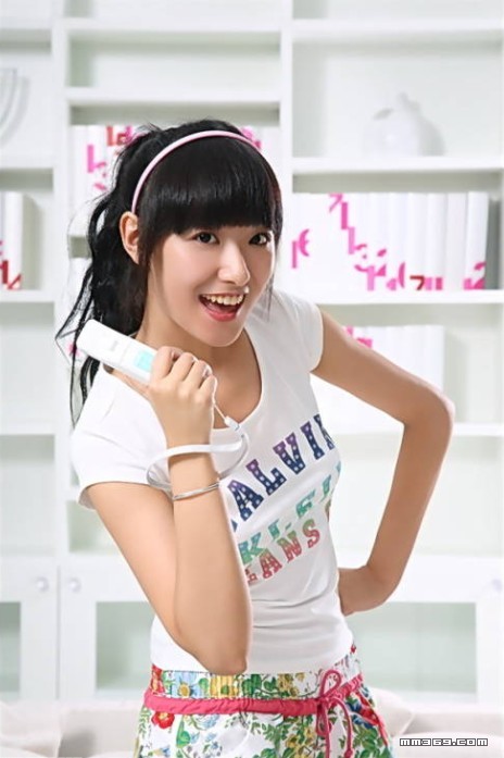 美女代言写真让人心动(图6)