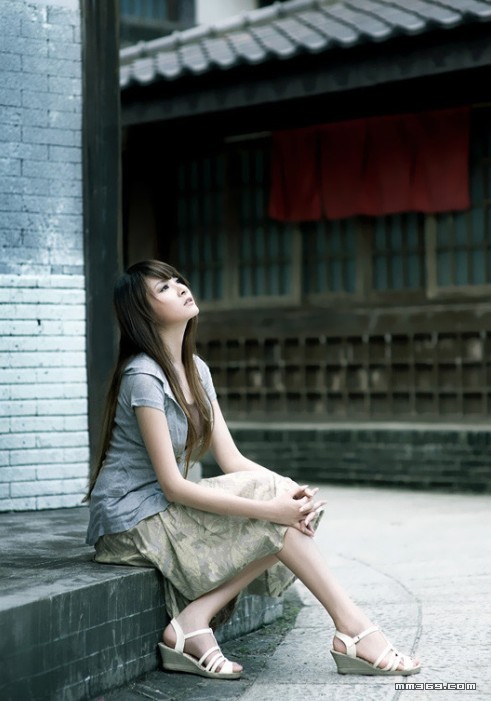 介于清纯和性感间的气质美人(图3)