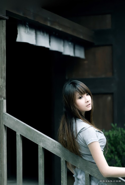 介于清纯和性感间的气质美人(图5)