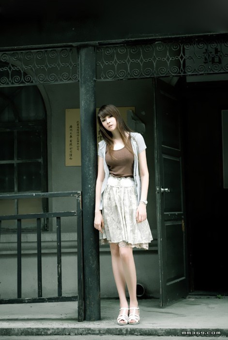 介于清纯和性感间的气质美人(图6)