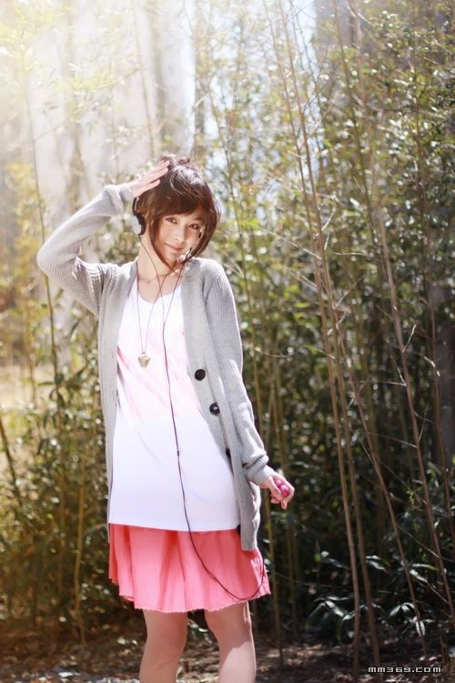 气质美女龚洁最新写真(图3)