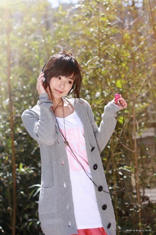 气质美女龚洁最新写真(图6)