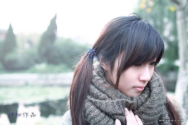 冬日清晨校园里漫步的MM(图2)