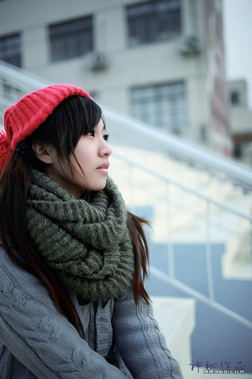 冬日清晨校园里漫步的MM(图3)