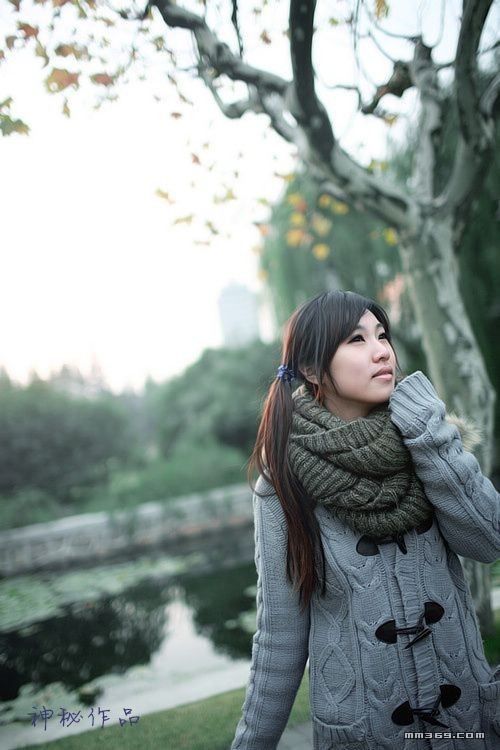 冬日清晨校园里漫步的MM(图7)