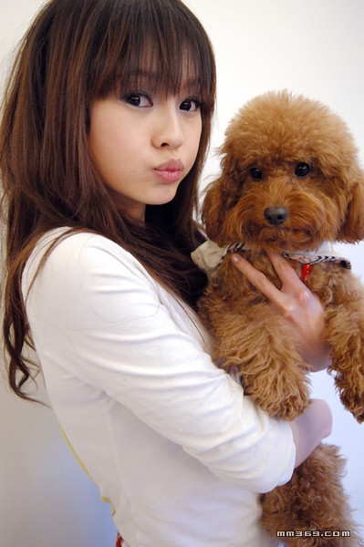 打扮前卫的90后非主流美眉(图8)