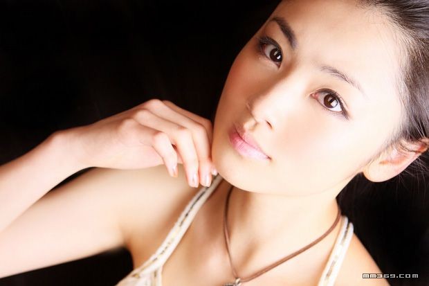 靓丽白衣天使极品写真(图13)