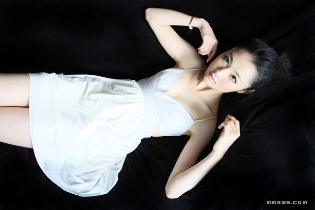 靓丽白衣天使极品写真(图19)