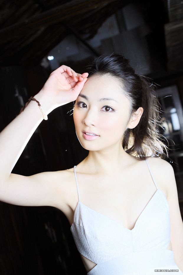 靓丽白衣天使极品写真(图21)