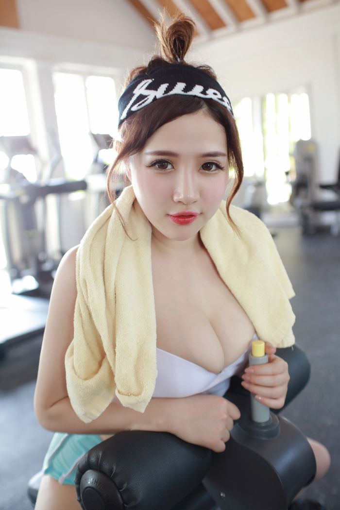 运动宝贝徐嘉乐比基尼难掩美乳尽现(图19)