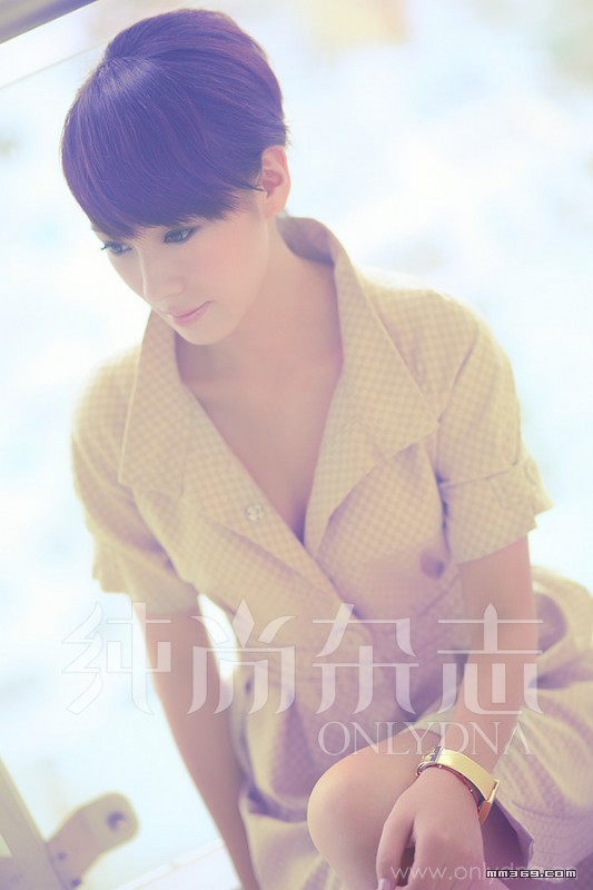 纯情尤物敏敏杂志封面写真(图7)