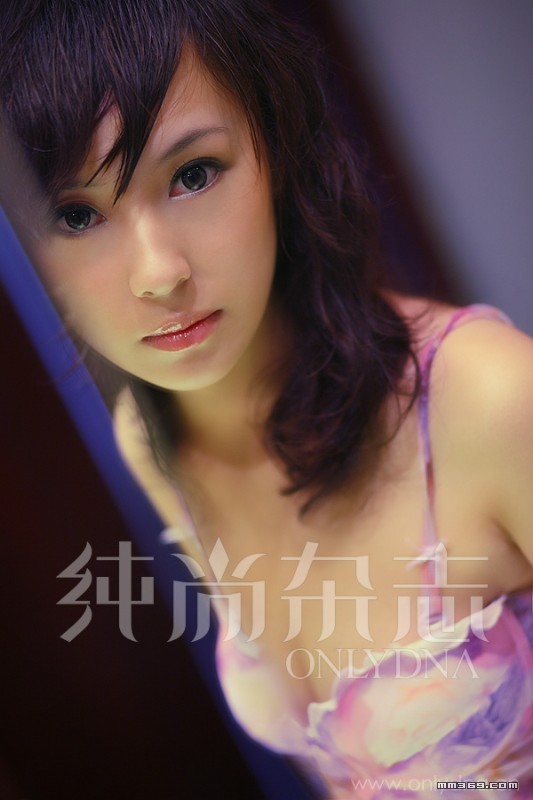 纯情尤物敏敏杂志封面写真(图9)