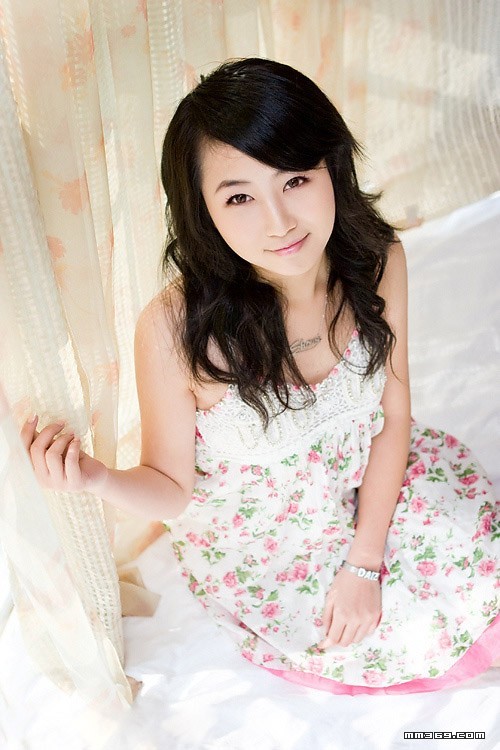 90年后可爱小女生粉红色裤袜(图1)