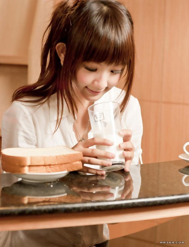 清纯气球女孩水汪汪大眼睛(图16)