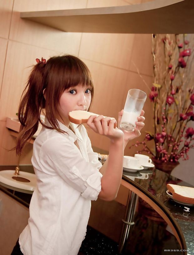 清纯气球女孩水汪汪大眼睛(图22)