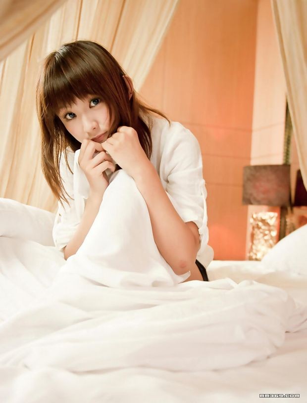 清纯气球女孩水汪汪大眼睛(图3)