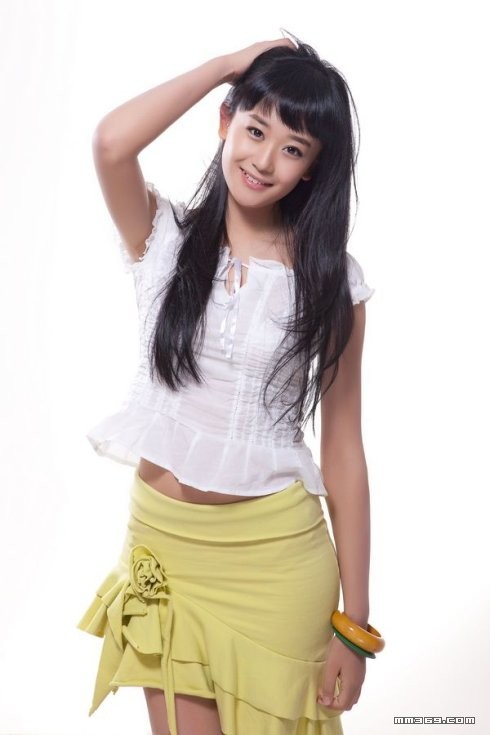 白皙90后少女纯真摄影(图3)