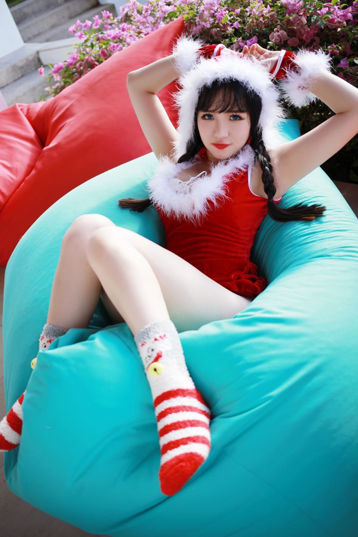 制服美女徐cake圣诞装提前来献礼(图9)