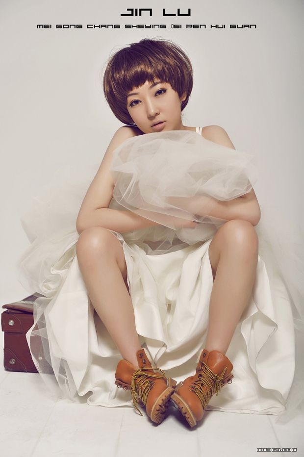 时尚可爱婚纱照有点小性感(图3)